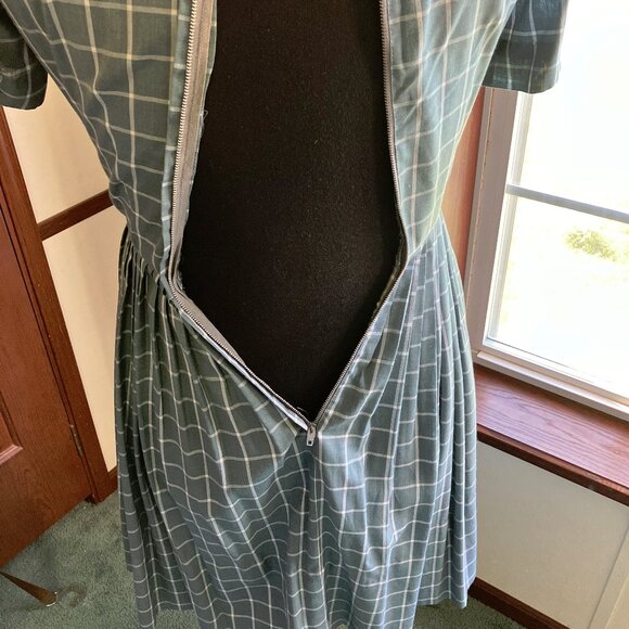 Vintage pleated short sleeve attached neck tie back zipper dress Henry Lee brand - Picture 6 of 16